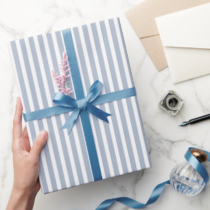 Blauw Witte Strepen Verjaardag Cadeaupapier