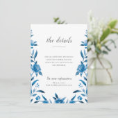Blauw-witte waterverf bloemenbruiloft details informatiekaartje (Staand voorkant)