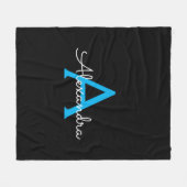 Blauw Zwarte Script Meisjesnaam Monogram Fleece Deken (Voorkant (Horizontaal))