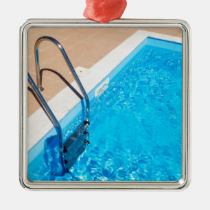 Blauw zwembad met ladder metalen ornament
