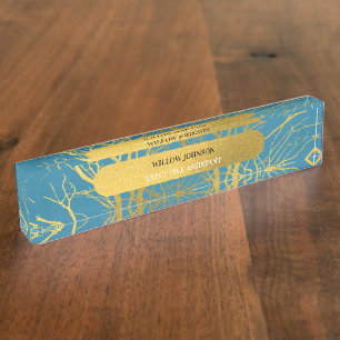 Blauwe achtergrond van gouden boomvertakkingen naambordje