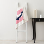 Blauwe anker op roze strepen sherpa deken (In situ)