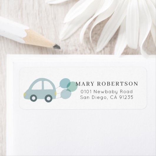 Blauwe auto met ballonnen wit etiket (Insitu)