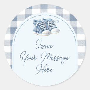 Blauwe babyschoenen Gingham baby shower Uw bericht Ronde Sticker