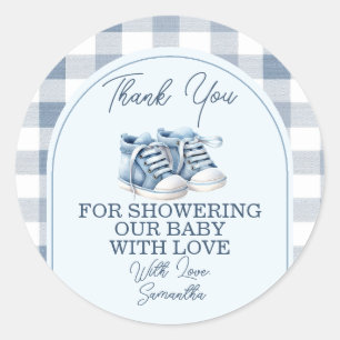 Blauwe babyschoenen Gingham jongen baby shower dan Ronde Sticker