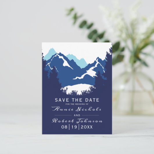 Blauwe berg winter bruiloft Save the Date Aankondigingskaart (Staand voorkant)