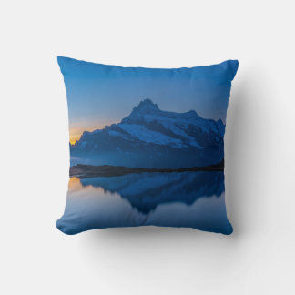 Blauwe Berg Zonsondergang Waterreflectie Kussen