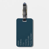 Blauwe bergen weerspiegeld in het meer bagagelabel (Achterkant verticaal)