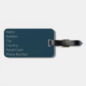 Blauwe bergen weerspiegeld in het meer bagagelabel (Achterkant horizontaal)