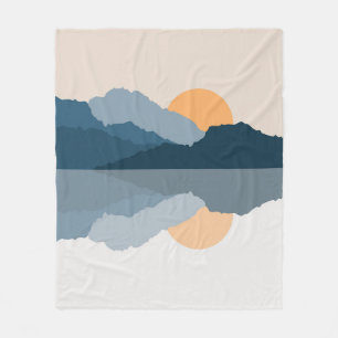 Blauwe bergen weerspiegeld in het meer fleece deken