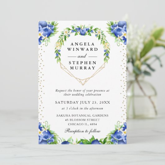 Blauwe bessen Bloemen Hart Krans Bruiloft Kaart (Staand voorkant)