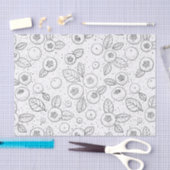 Blauwe bessen op zwart en wit tissuepapier (Craft)