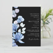 Blauwe Bloemen QR Code Zwart-Witte Trouwdag Kaart (Staand voorkant)