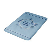 Blauwe Bloemenkrans Custom Monogram Stripes Badmat (Gekanteld)