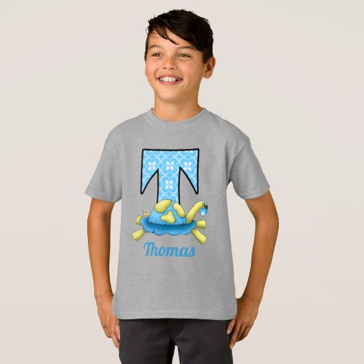 Blauwe cirkel Afdrukschildpad Monogram Letter T T-shirt (Voorkant volledig)