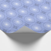 Blauwe cirkels draaien patroon cadeaupapier (Hoek)