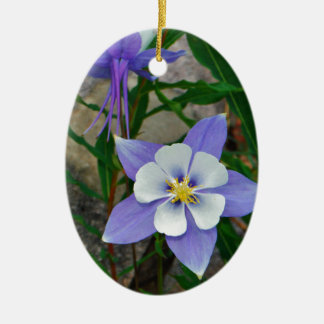Blauwe columbine keramisch ornament