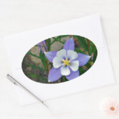 Blauwe columbine ovale sticker (Envelop)