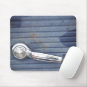 blauwe deur, zilverhandje muismat (Met muis)