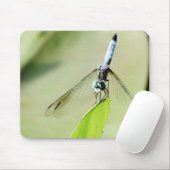 Blauwe Dragonfly op een groen blad Muismat (Met muis)