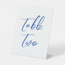 Blauwe elegante trouwtafel nummers reclamebord met voetstuk