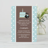 Blauwe en bruine baby's eerste uitnodiging van de (Staand voorkant)