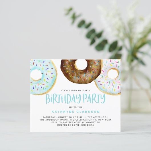 Blauwe en chocolade Donuts Birthday Invitation (Staand voorkant)
