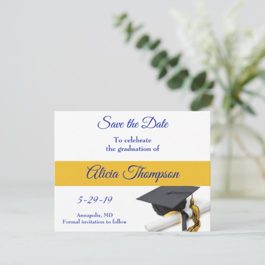 Blauwe en gele gradkap en tassel save the date (Staand voorkant)