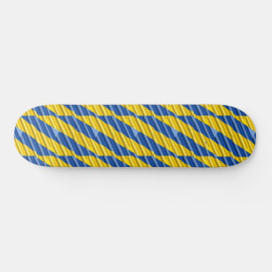 Blauwe en gele Oekraïne geïnspireerde vredesanti-o Skateboard