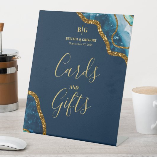 Blauwe en goudgrijze bruidskaarten en cadeautjes reclamebord met voetstuk (Insitu)