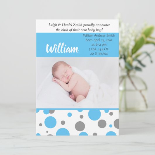 Blauwe en grijze pokadots | Baby Boy Fotogeboorte Aankondiging (Staand voorkant)