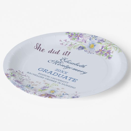Blauwe en lavender Floral Graduation Party Papieren Bordje (Gekanteld)