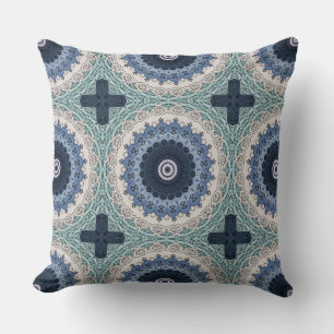 Blauwe en turquoise mandala met geometrische symme kussen