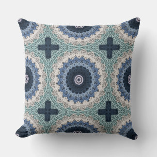 Blauwe en turquoise mandala met geometrische symme kussen