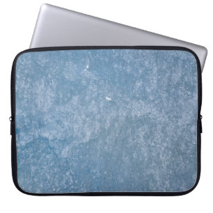 Blauwe en witte florale textiel laptop sleeve