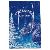 Blauwe en witte kerstbomen en Ornamenten Medium Cadeauzakje (Achterkant)