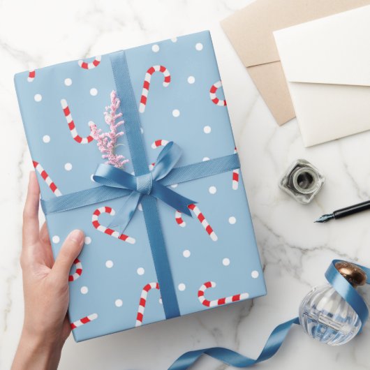 Blauwe en witte pokadots en snoepriet cadeaupapier (Geschenken)
