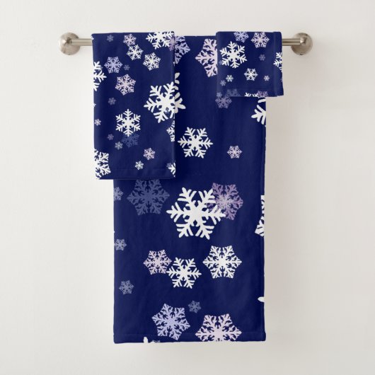 Blauwe en witte sneeuwvlokken op donkerblauwe gron bad handdoek (Insitu)