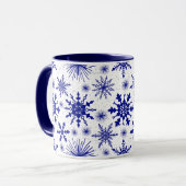 Blauwe en witte snowflake Mok met kerstmis (Voorkant links)