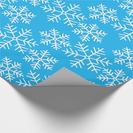 Blauwe en witte snowflakes Pattern kerstak Cadeaupapier (Hoek)