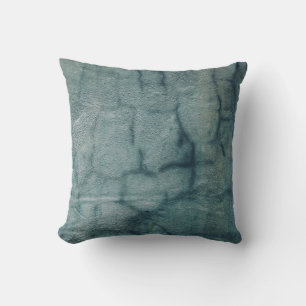 Blauwe en witte textiel met waterdruppeltjes kussen