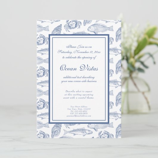 Blauwe en witte vis en krab Elegant Coastal Event Kaart (Staand voorkant)