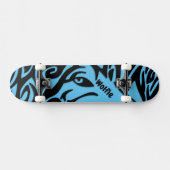Blauwe en zwarte Abstracte stamworf met naam Skat Skateboard (Horizontaal)
