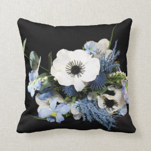 Blauwe en zwarte bloemenkussenhoes kussen