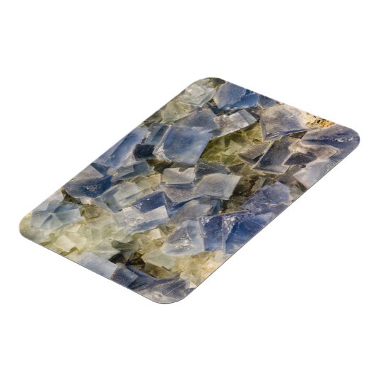 Blauwe fluorietkristallen in matrix magneet (Linkerzijde)