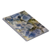 Blauwe fluorietkristallen in matrix notitieboek (Rechterzijde)