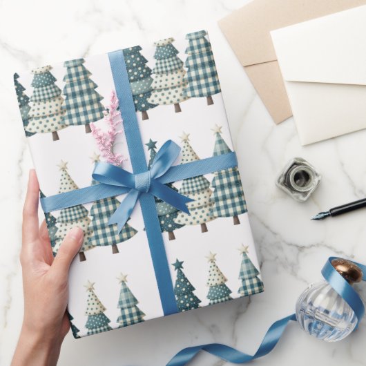 Blauwe geruite kerstbomen cadeaupapier (Geschenken)
