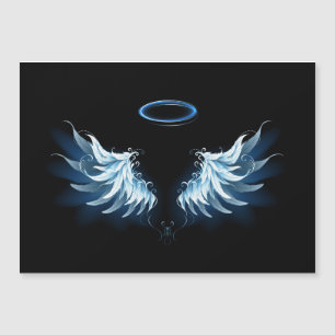Blauwe Ggloed Angel Wings op zwarte achtergrond
