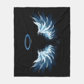 Blauwe Ggloed Angel Wings op zwarte achtergrond Fleece Deken (Voorkant)