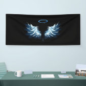 Blauwe Ggloed Angel Wings op zwarte achtergrond Spandoek (Beurs)